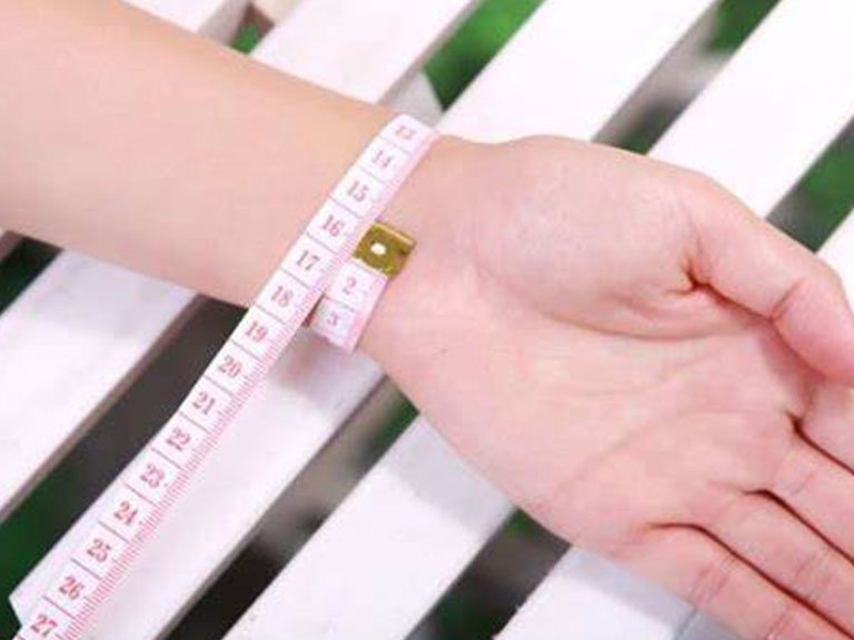 Rolex Size：Soft tape measure wrist size chart
