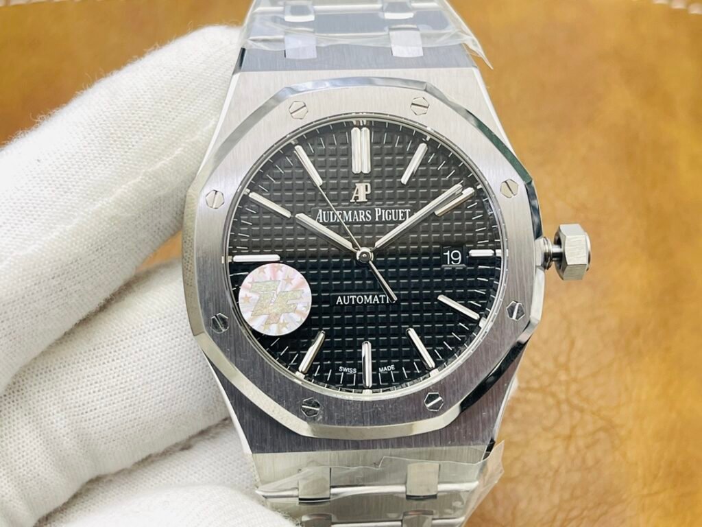 ZF Factory Audemars Piguet  Royal Oak 15400 Black Dial Replica Watch -best Super Clone Watches