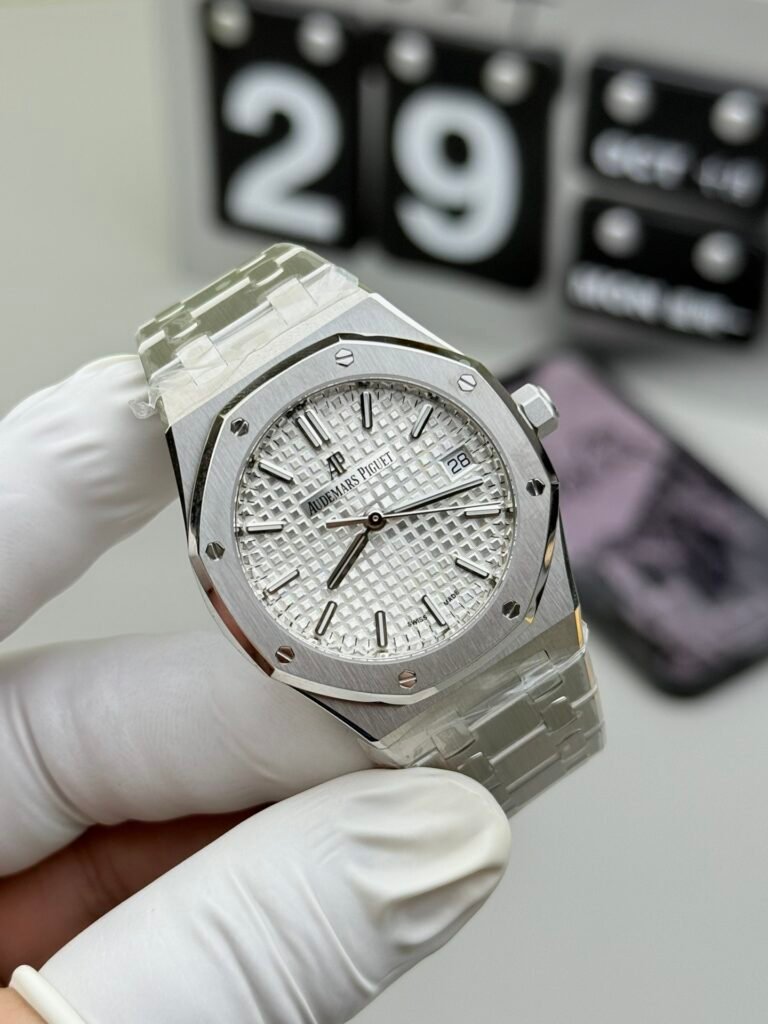 ZF Factory Audemars Piguet Royal Oak 77350 White Dial 34mm Replica Automatic Watch